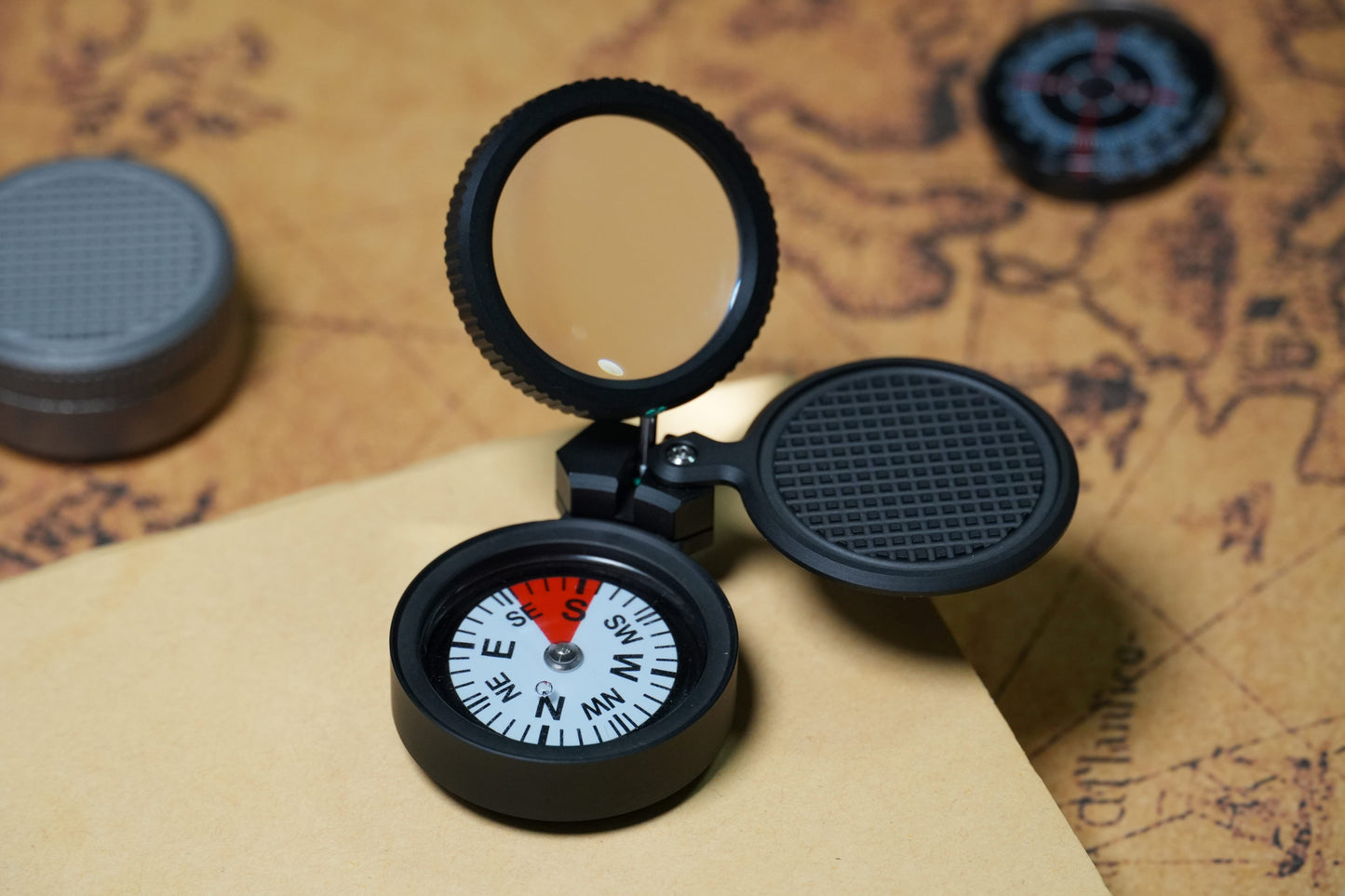 Loki-Nav: Titanium | Replaceable Compass, Rotatable Loupe & 3-in-1 Cap