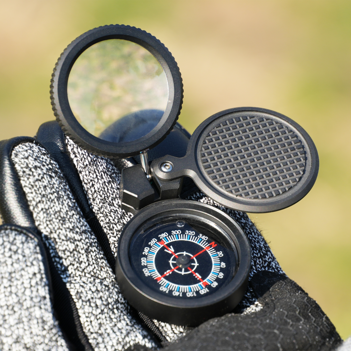 Loki-Nav: Replaceable Compass, Rotatable Loupe & 3-in-1 Cap