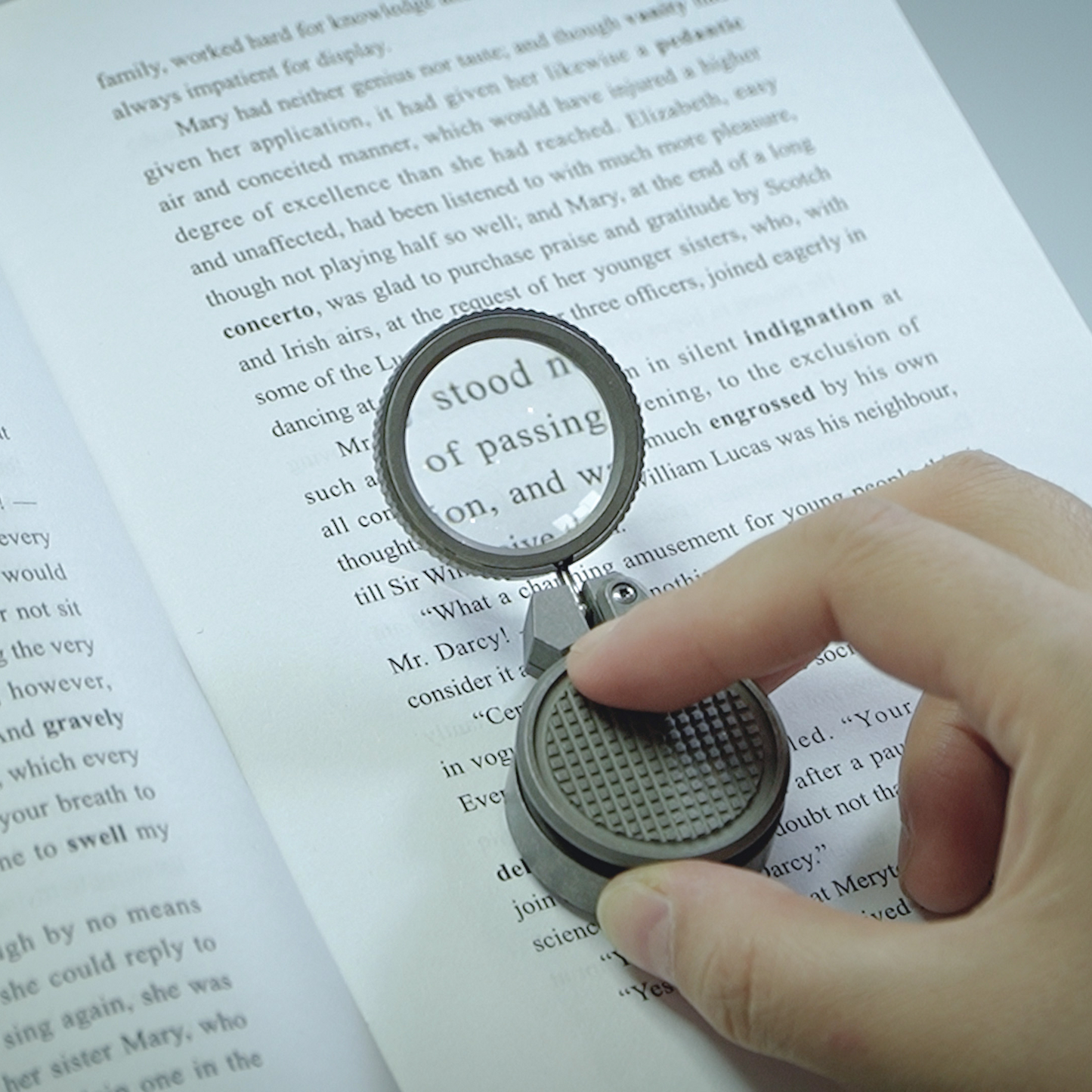 Loki-Nav: Titanio | Bussola Sostituibile, Lente d'Ingrandimento Ruotabile e Tappo 3-in-1