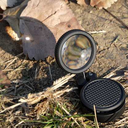 Loki-Nav: Titanio | Bussola Sostituibile, Lente d'Ingrandimento Ruotabile e Tappo 3-in-1