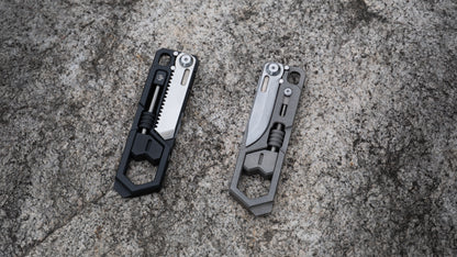 Spedizione Mar 2026 (Pre-ordine) : Sawg — Sega, Coltello, Chiave, Leva. Compatto e Sottile.