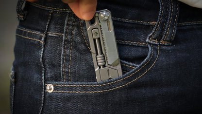 Spedizione Mar 2026 (Pre-ordine) : Sawg — Sega, Coltello, Chiave, Leva. Compatto e Sottile.